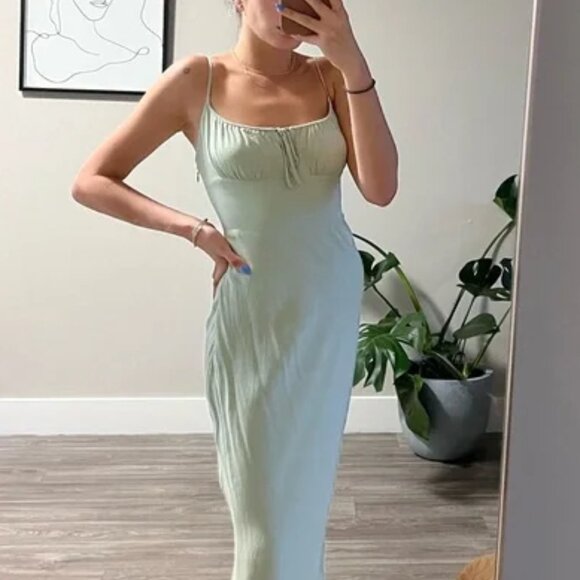 Aritzia Wilfred Bellow Gathered Bust Midi Dress in Pastel Sage Green Size 4 - Picture 1 of 9